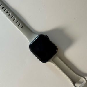 Apple Watch SE